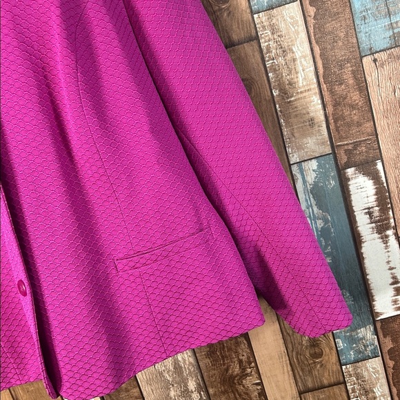 Liz Baker Fuchsia Textured Blazer - Picture 7 of 15